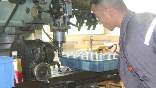 機(jī)械設(shè)備零件加工找哪家更好？就找長鴻精密