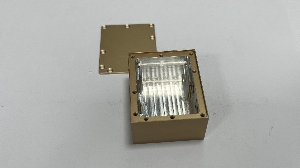 移動(dòng)電源外殼鋁型材cnc加工的工藝流程是什么？